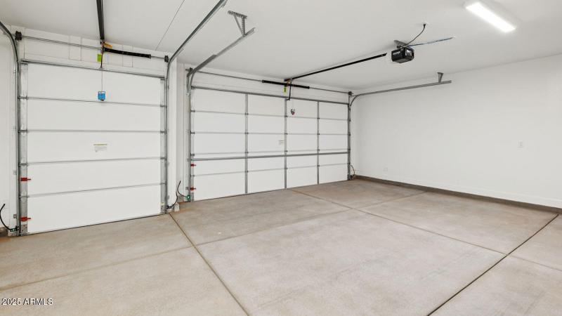 RRAZ-555Garage