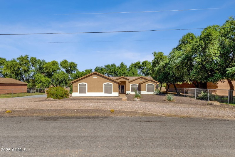 2-web-or-mls-18132-e-bellerive-dr