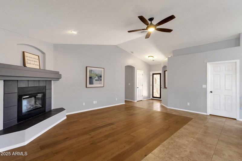 10-web-or-mls-18132-e-bellerive-dr