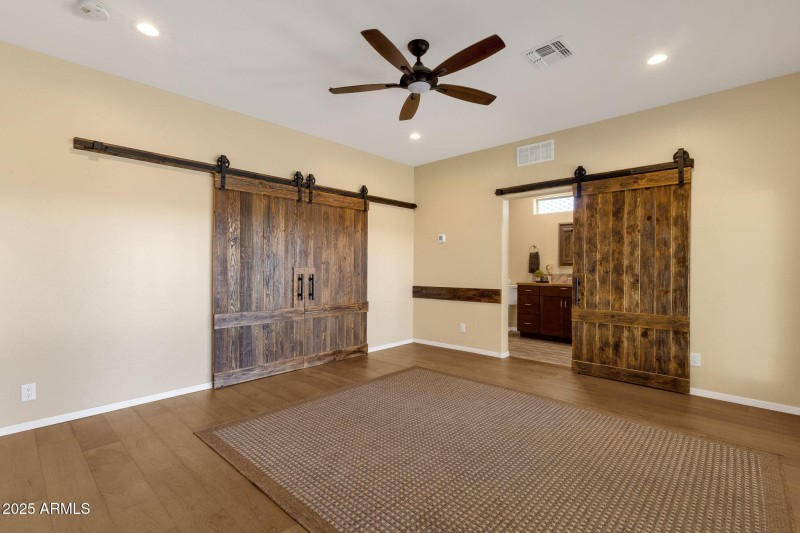 19-web-or-mls-18132-e-bellerive-dr