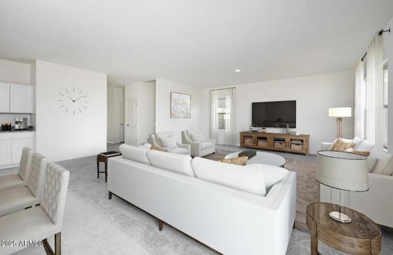Living room 4