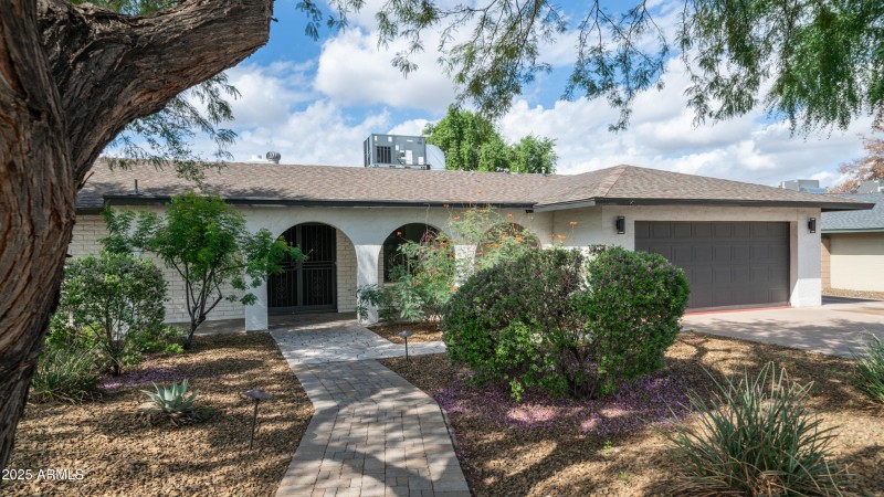 10610 N 35TH ST-5