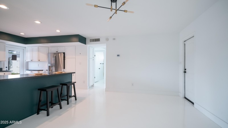 10610 N 35TH ST-10