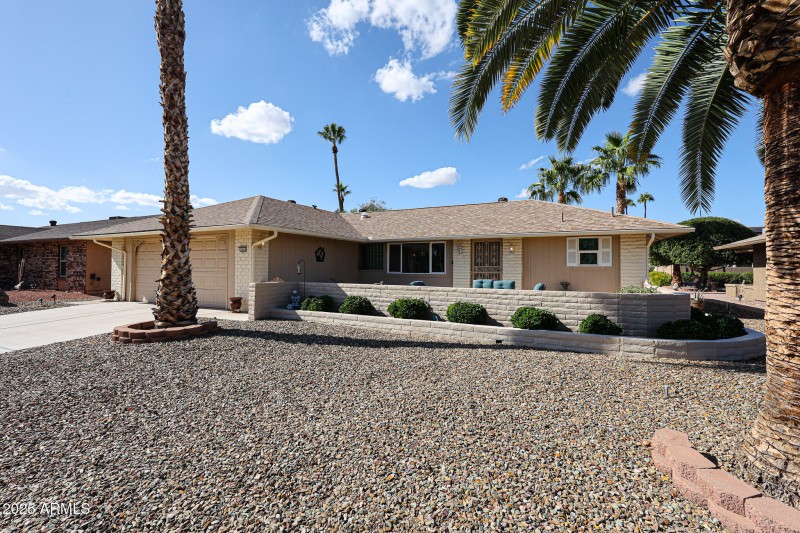 Great curb appeal!