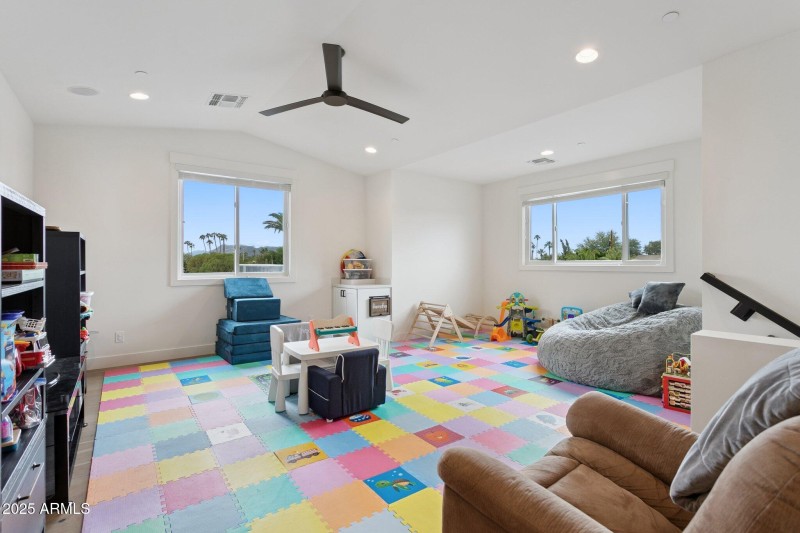 39-web-or-mls-8449-e-lincoln-dr