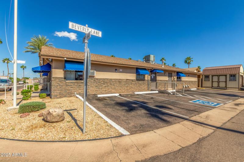 28 Cave Creek