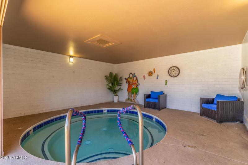 33 Cave Creek
