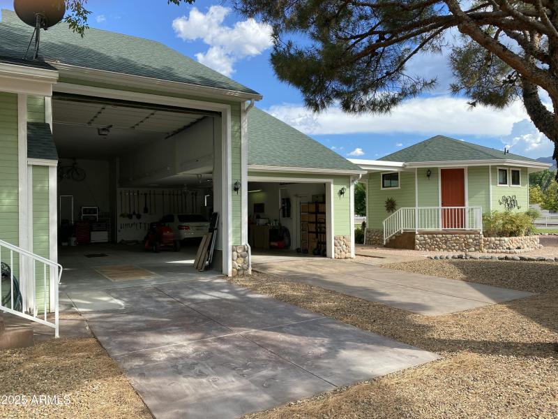 RV Garage or 4 Cars