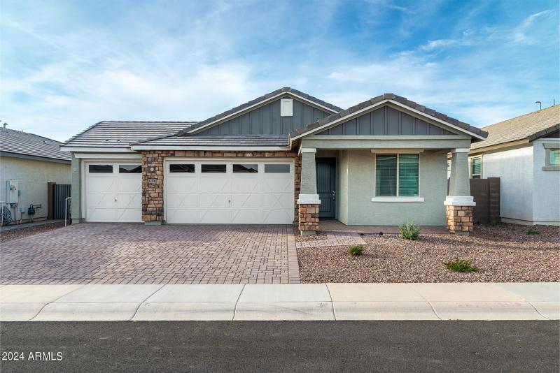 Great looking house!