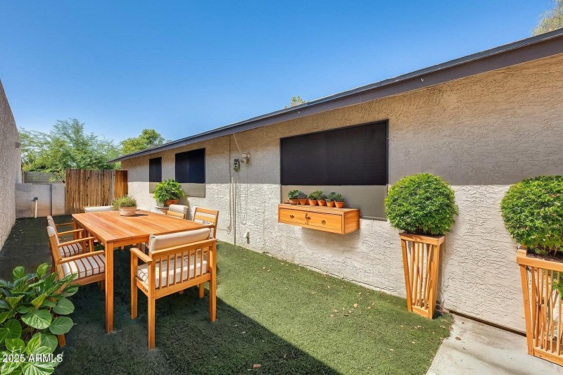 Side Yard - Virtual Staging