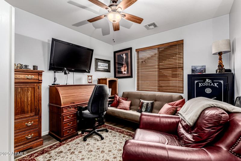 Den or 3rd bedroom