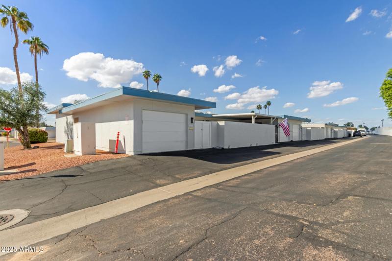 33 Del Webb