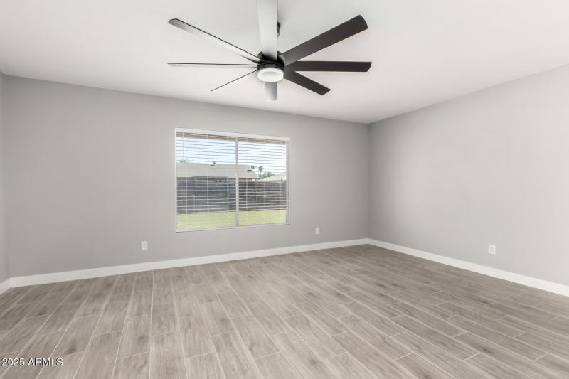 12 - 73rd 5607