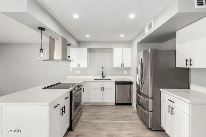 17 - 73rd 5607