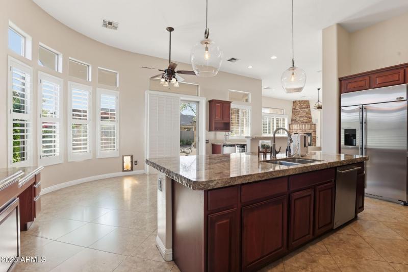 22-web-or-mls-25914 N 49th Ln Phoenix, A