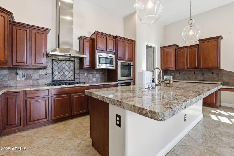 25-web-or-mls-25914 N 49th Ln Phoenix, A