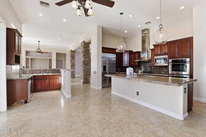 18-web-or-mls-25914 N 49th Ln Phoenix, A