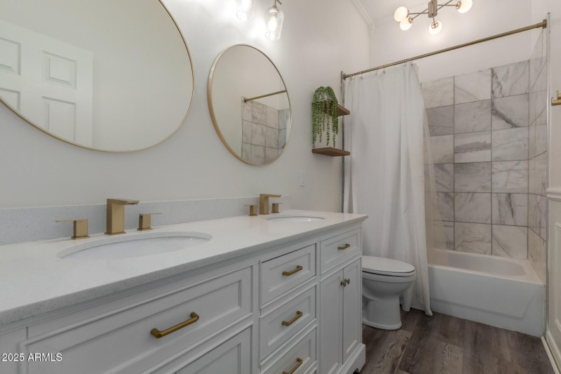 Updated Guest Bathroom