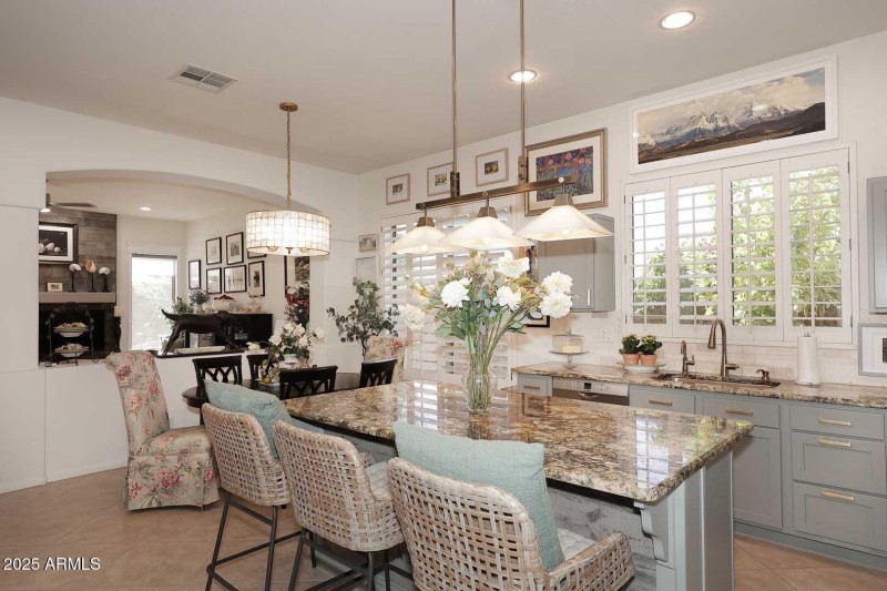 Kitchen-Island Bar