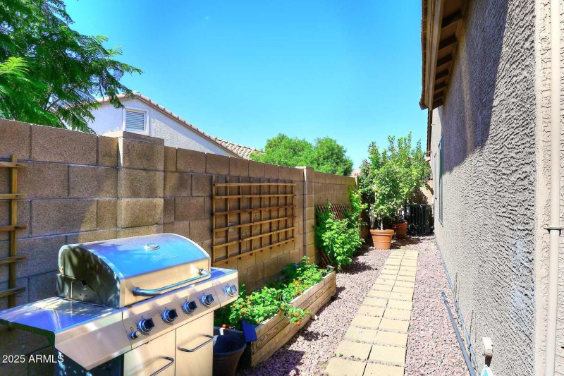 Side Yard-Herb Garden