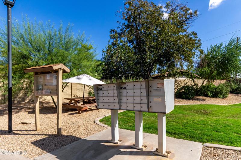 1/2 mile to grocery store