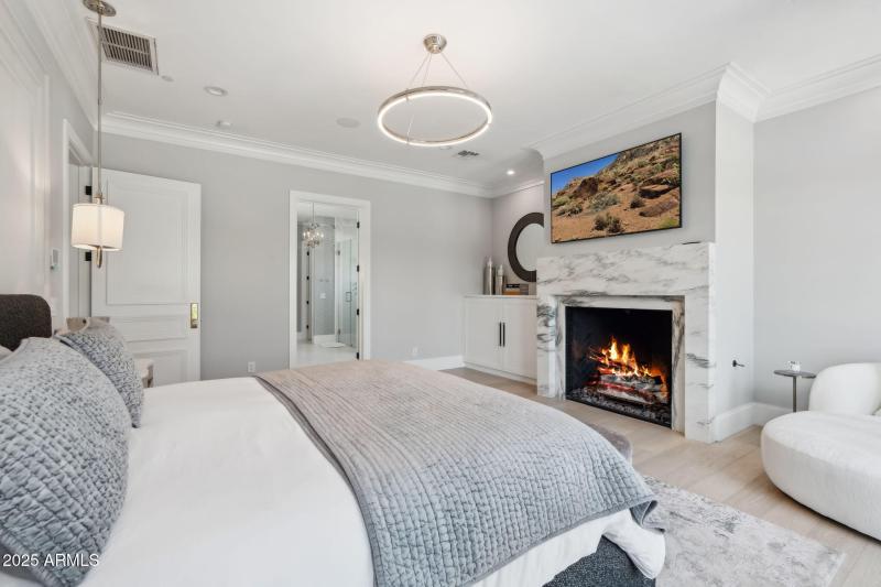 33-web-or-mls-3851-n-jokake-dr