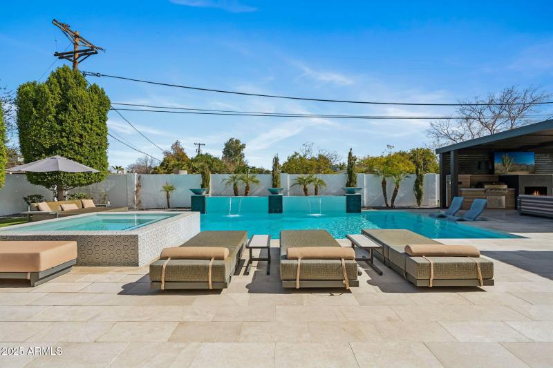 48-web-or-mls-3851-n-jokake-dr