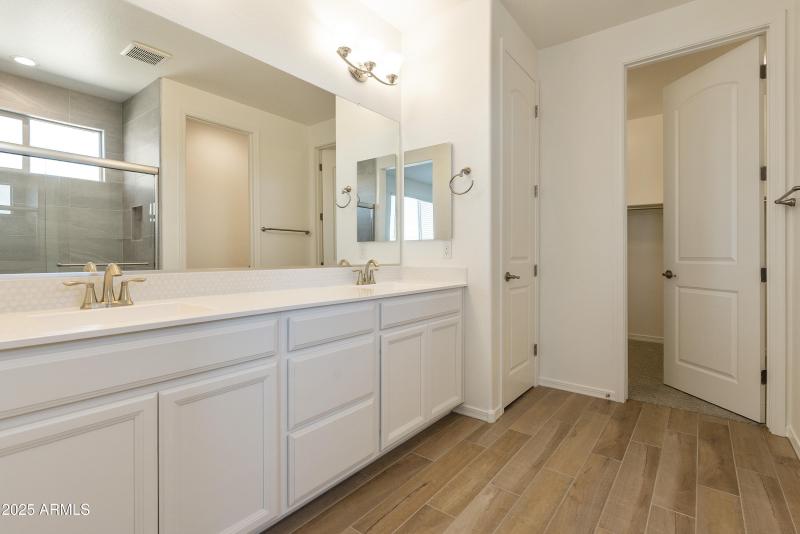 OWNER'S BATH