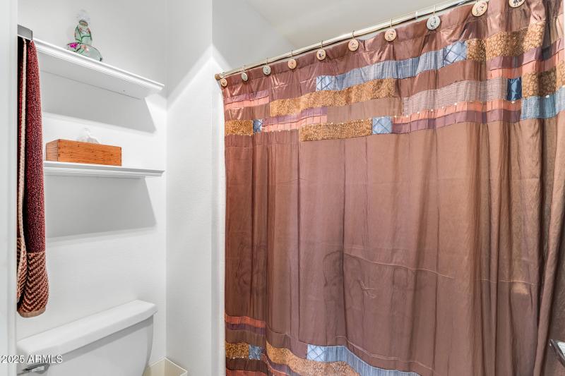 Shower/toilet room