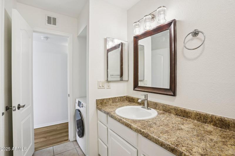 16-web-or-mls-N Miller Rd unit 1001-S161