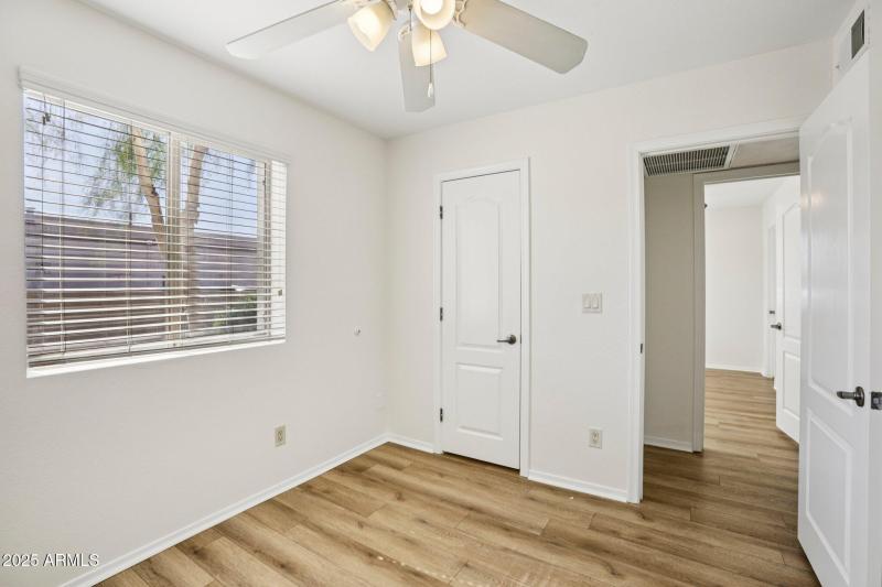 18-web-or-mls-N Miller Rd unit 1001-S161