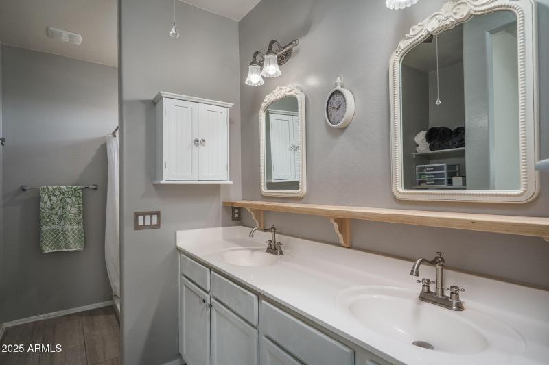 13) PRIMARY BATH