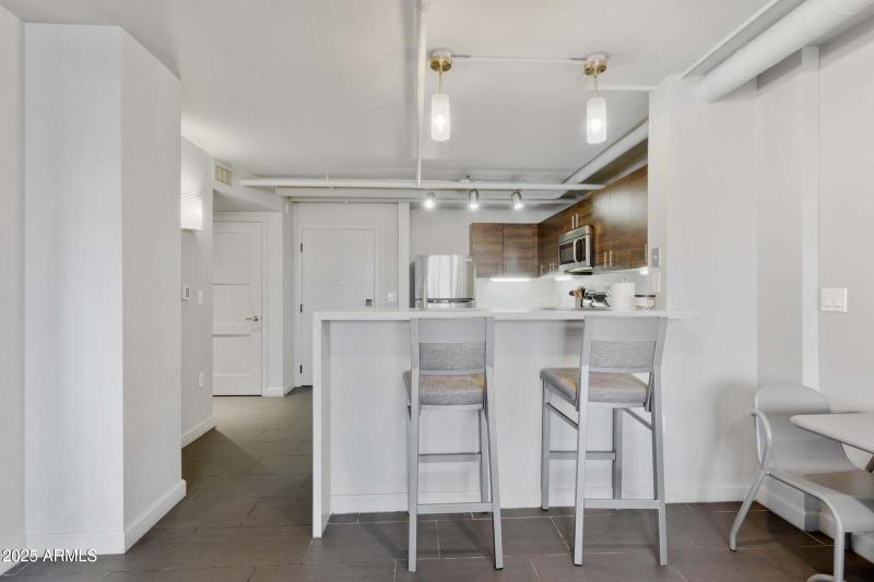 breakfast bar
