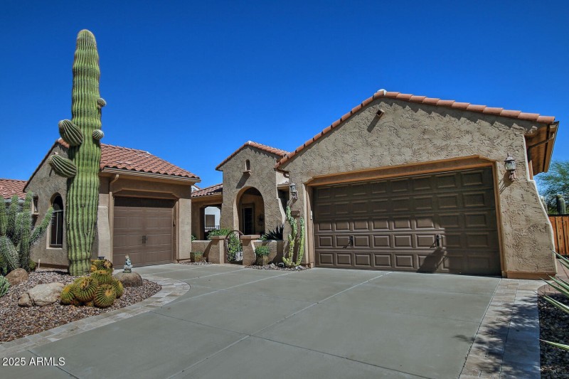 3573 N Presidential Dr-large-006-045-Sid