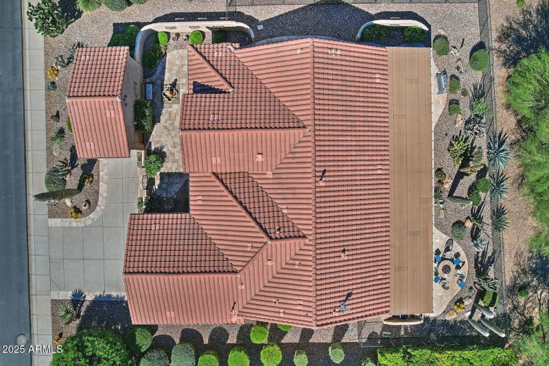 3573 N Presidential Dr-large-031-026-Ove