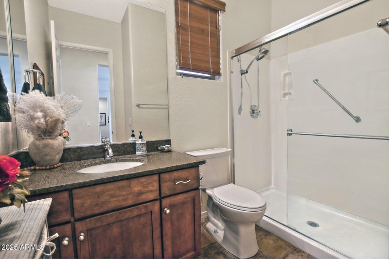 3573 N Presidential Dr-large-047-020-Ful