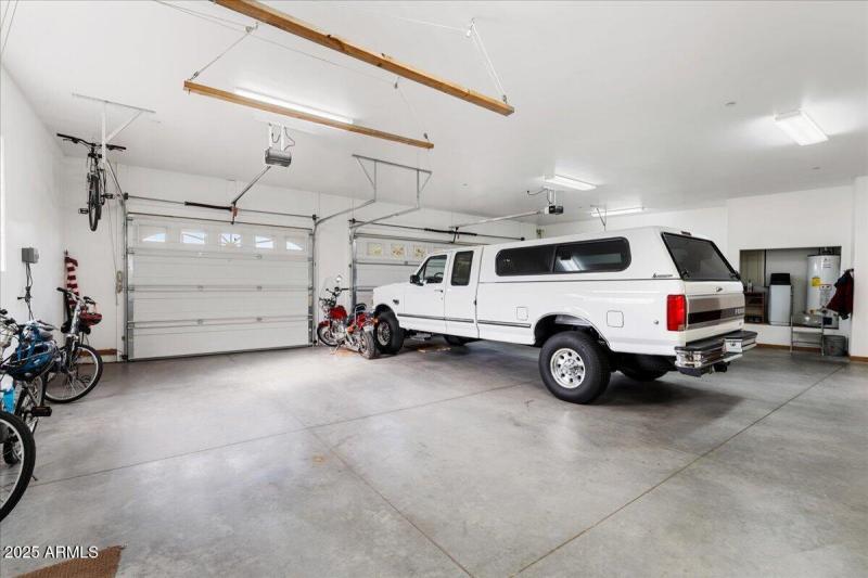 Oversized 3-Car Garage