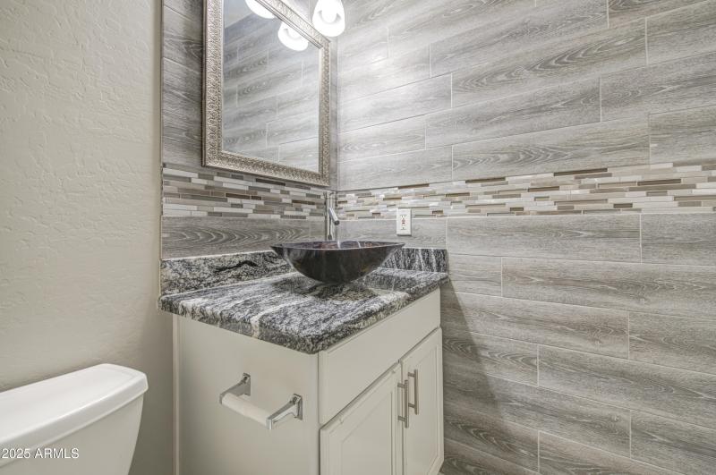 Bathroom 2-pic 3