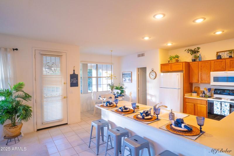 Dad_s House With Staging-11