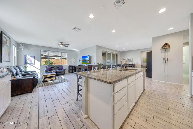 Granite counters too