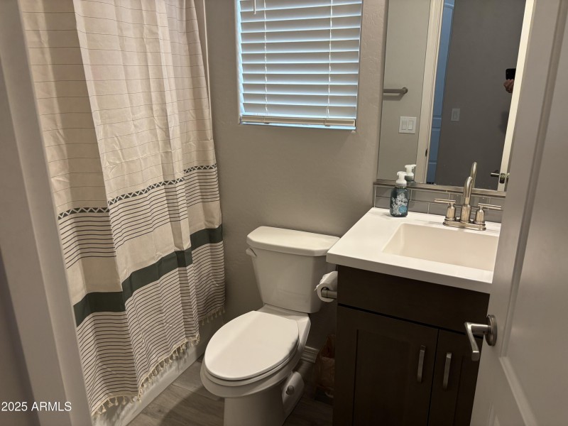 Mainfloor Full Bath