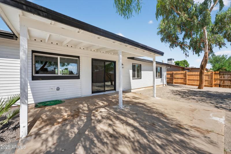 Spacious Covered Patio