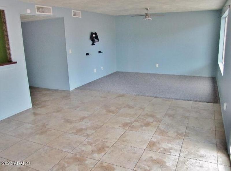 Living room (a)