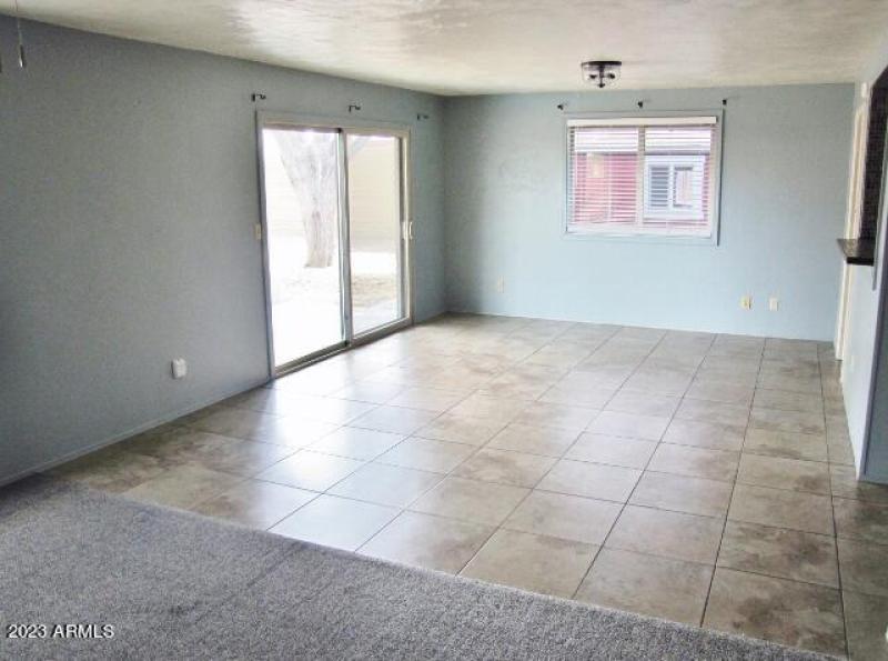 Living room (c)