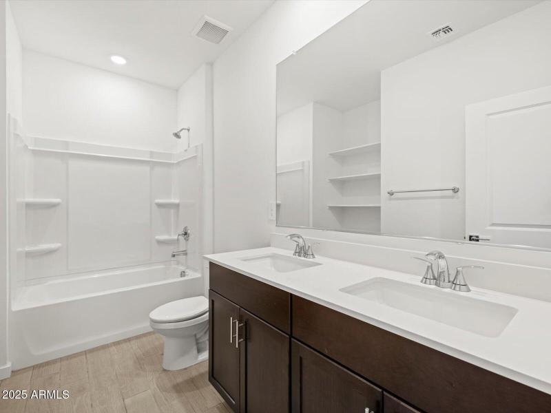 Bath 2 Double sinks