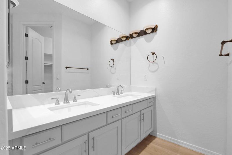 33-web-or-mls-P1327266