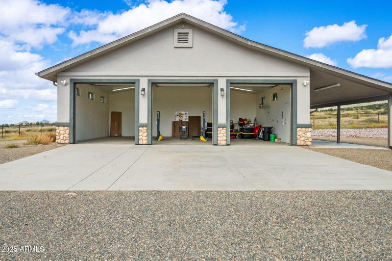 39-Detached Garage (2)