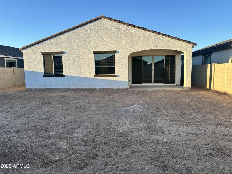 022 Back Exterior