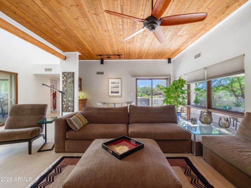 Listings_2014_SmoketreeDr_Images-33