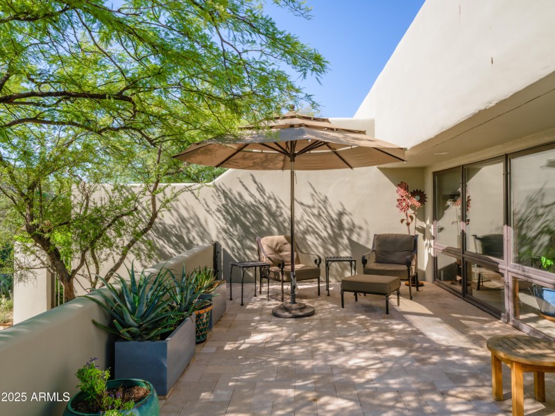 Listings_2014_SmoketreeDr_Images-38